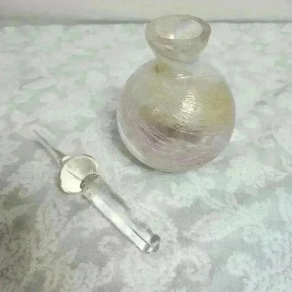 Vintage hand blown glass globe perfume decanter with stopper - Picture 3 of 4